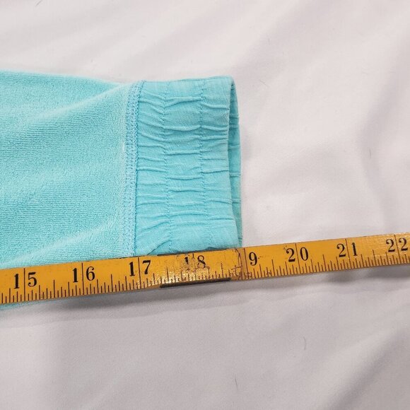 Land's End Blue Pants/Sweat Suit
Lot G - Picture 4 of 11